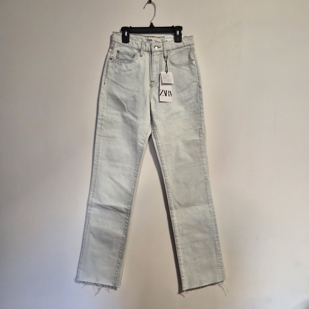 Zara Women's Straight Leg Jeans in Light Blue